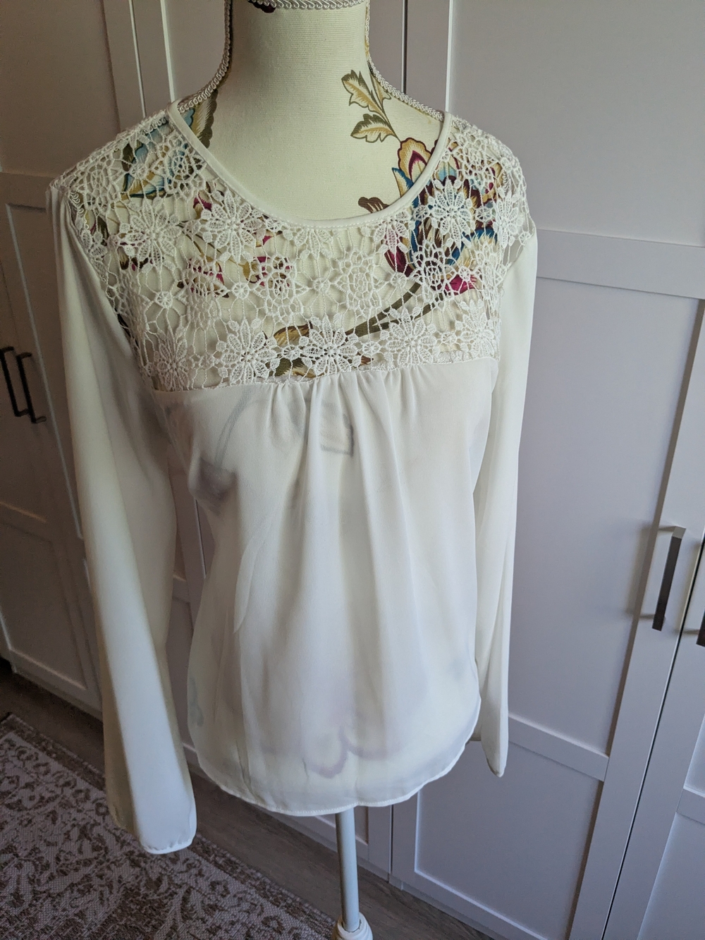 Cream Lace Yoke Long-Sleeve Blouse - Women's